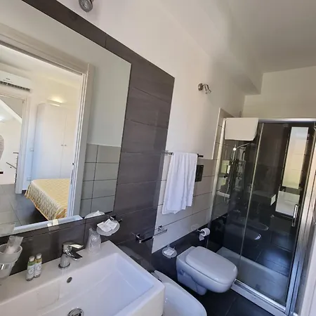 Aliai Hotel 3*
