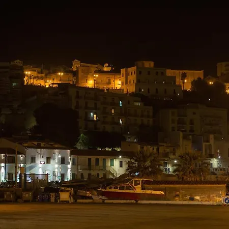 فندق Aliai 3*