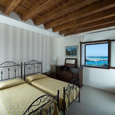 Aliai Hotel