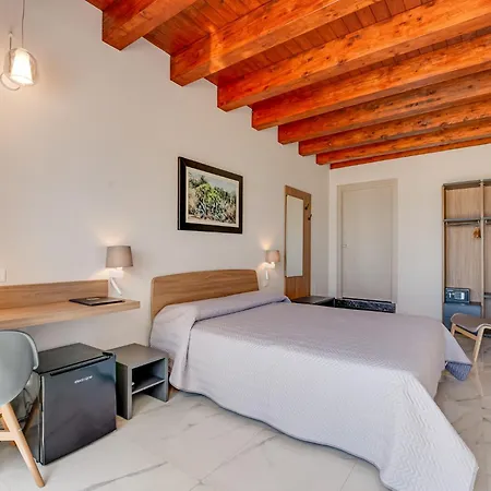 Aliai Hotel 3*